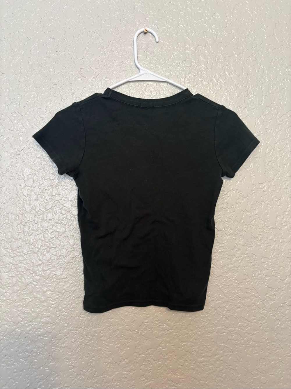 Brandy Melville j. galt hailie Dark Green Short Sleeve Crew Tee - Picture 3 of 3